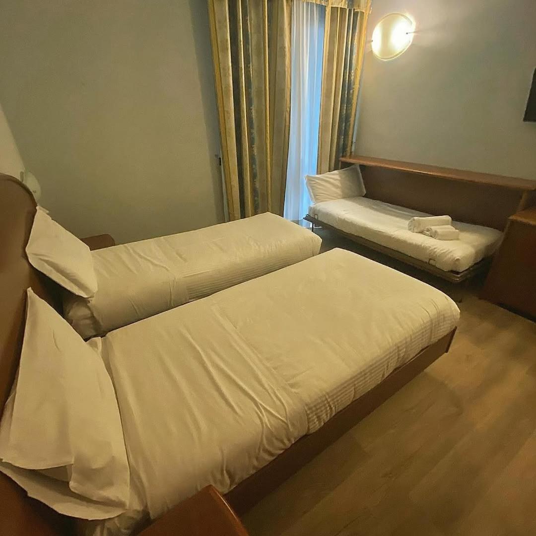 Hotel Europa Milano Розате Экстерьер фото